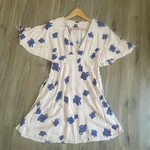 Free People Dresses & Skirts - Free People Cream and Blue Floral Mini Dress